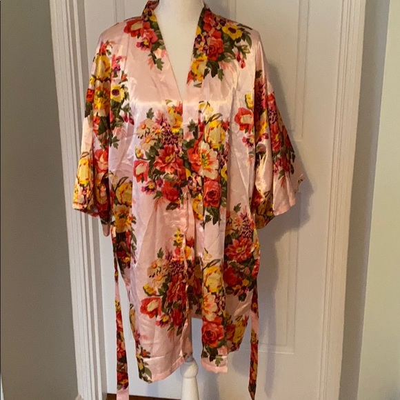 Floral Robe - Picture 2 of 2